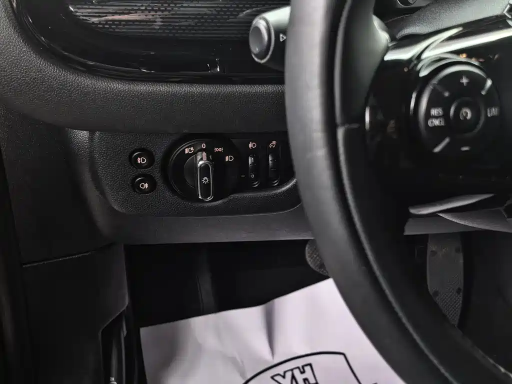 MINI Clubman 2019 — фото 17