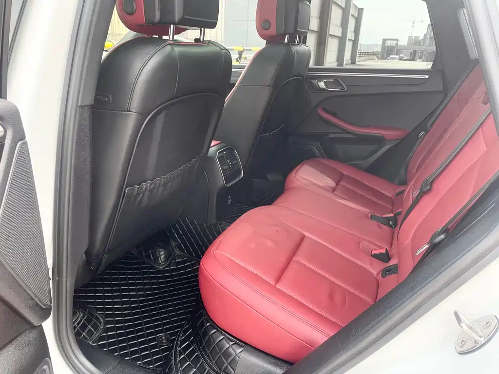 Porsche Macan 2021 — фото 12