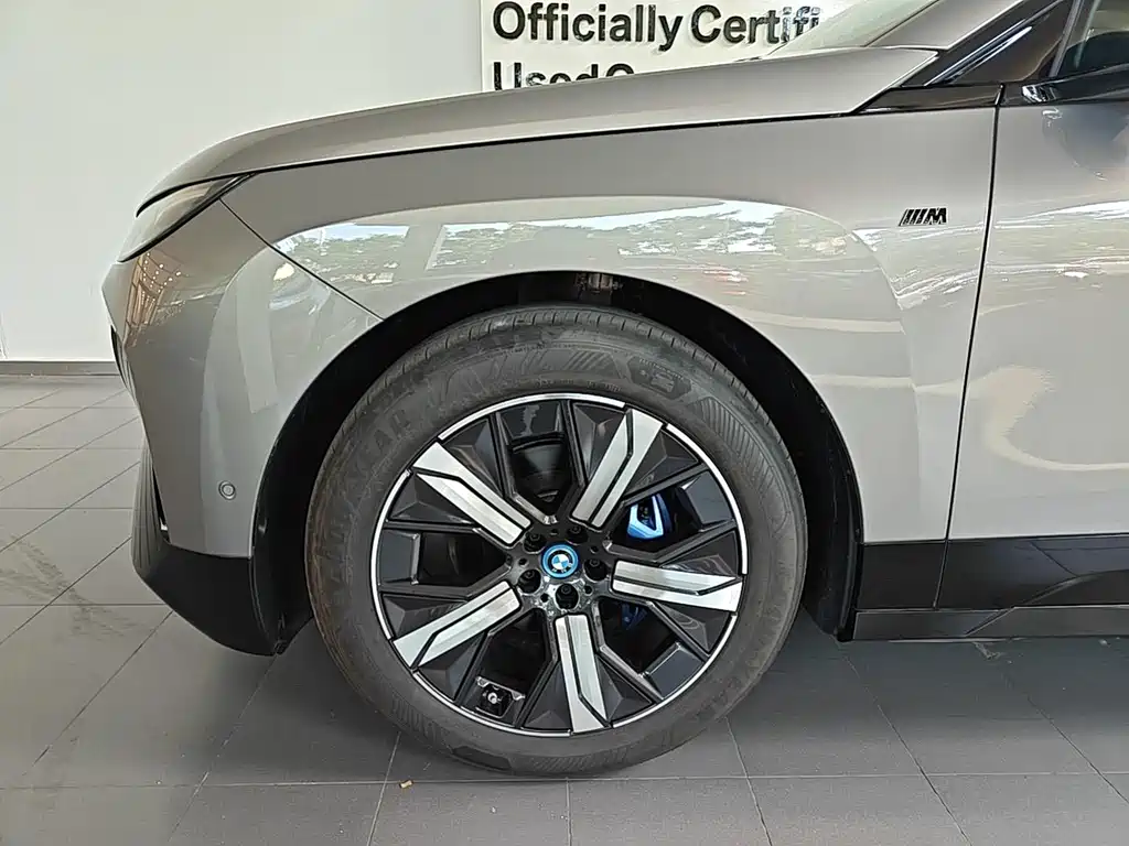 BMW iX M60 2025