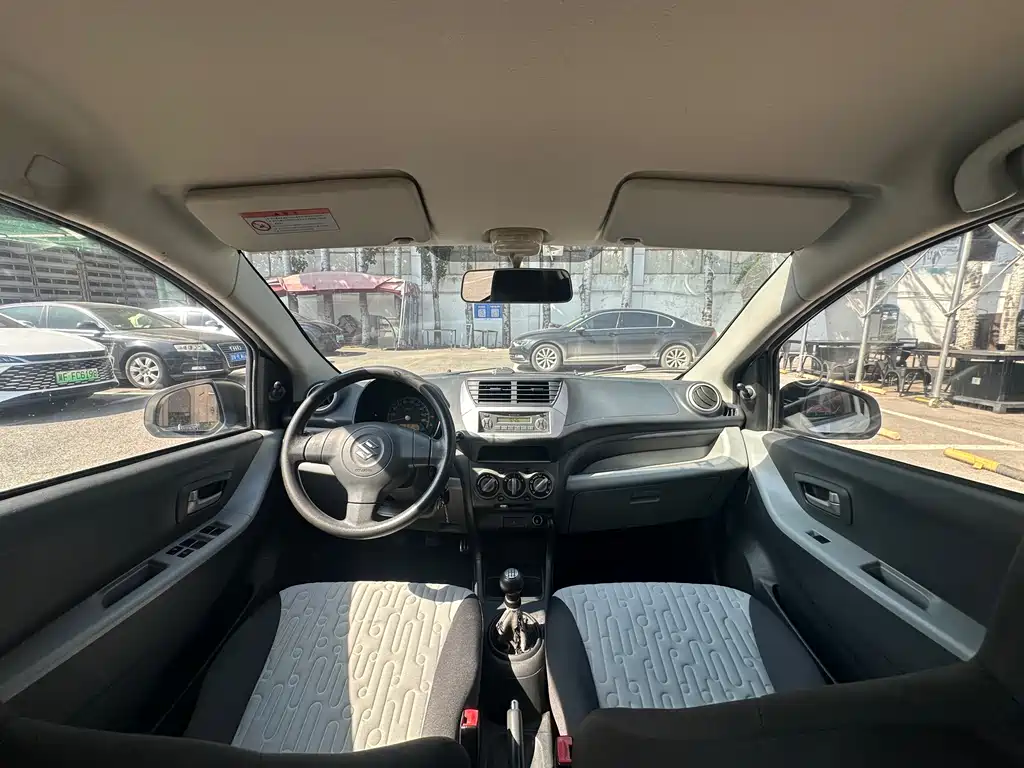 Suzuki Alto 2015 — фото 16