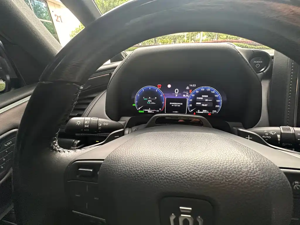 Toyota Vellfire 2024 — фото 17