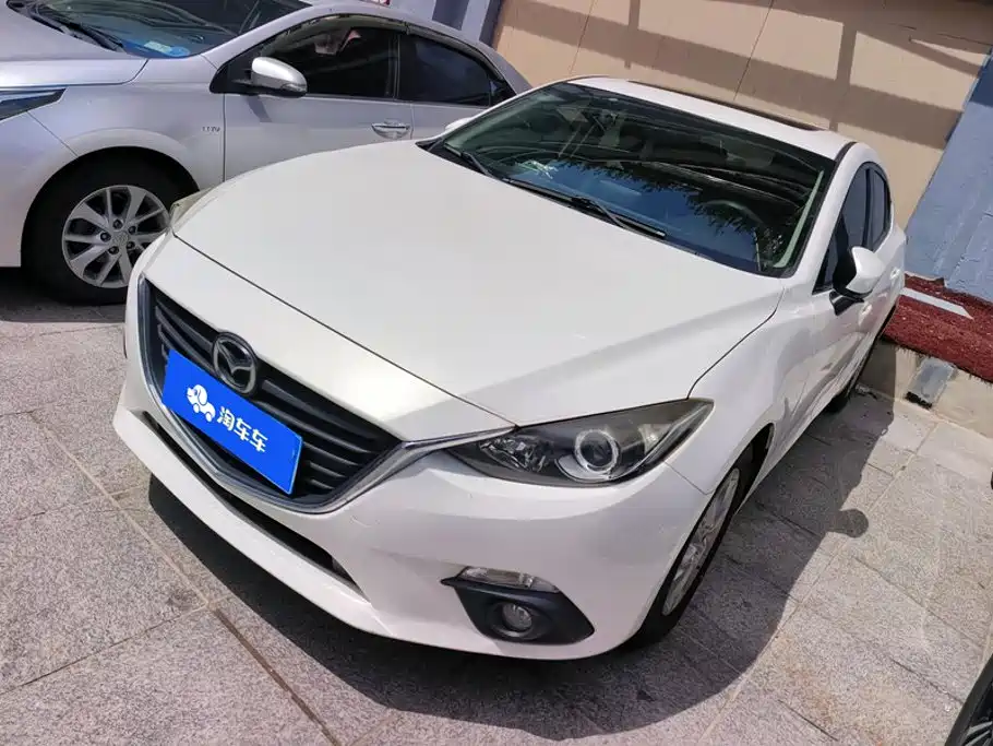 Mazda 3 Axela 2015
