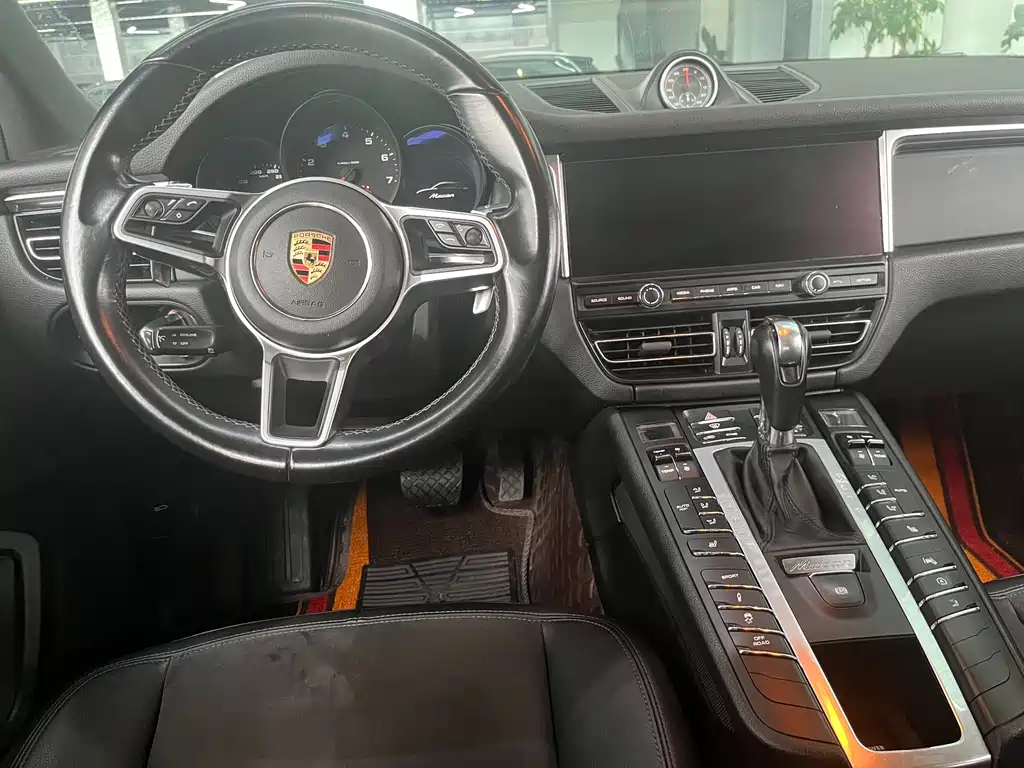 Porsche Macan 2020 — фото 8
