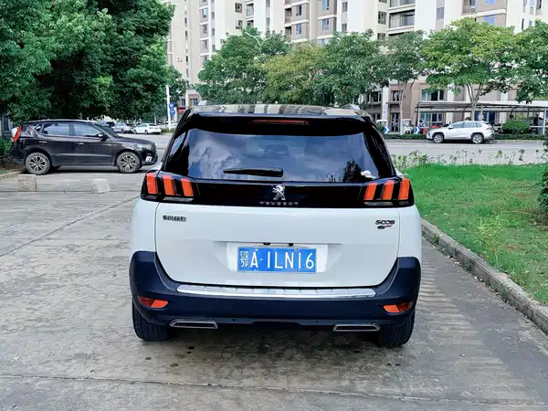 Peugeot 5008 2017