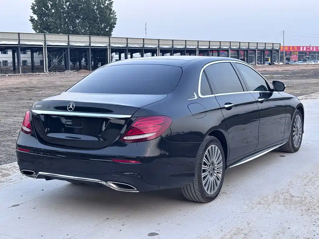 Mercedes-Benz E-Class 2019 — фото 9