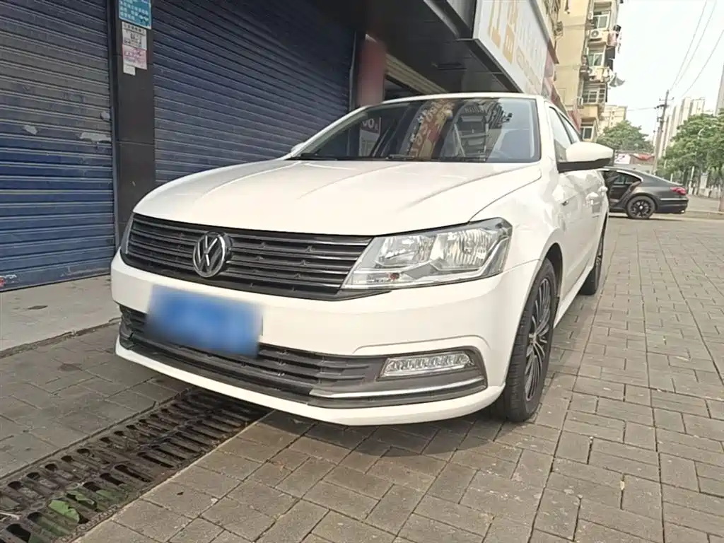 Volkswagen Lavida 2015 — фото 1