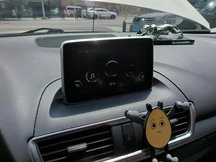 Mazda 3 Axela 2015 — фото 13