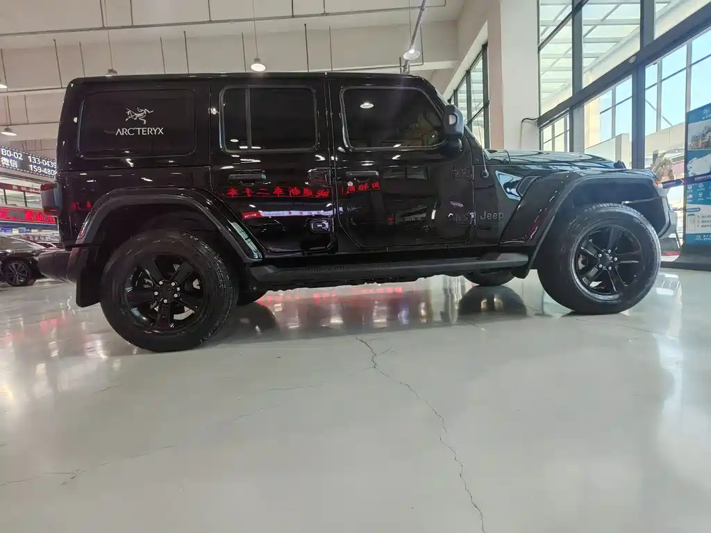 Jeep Wrangler 2022 — фото 26