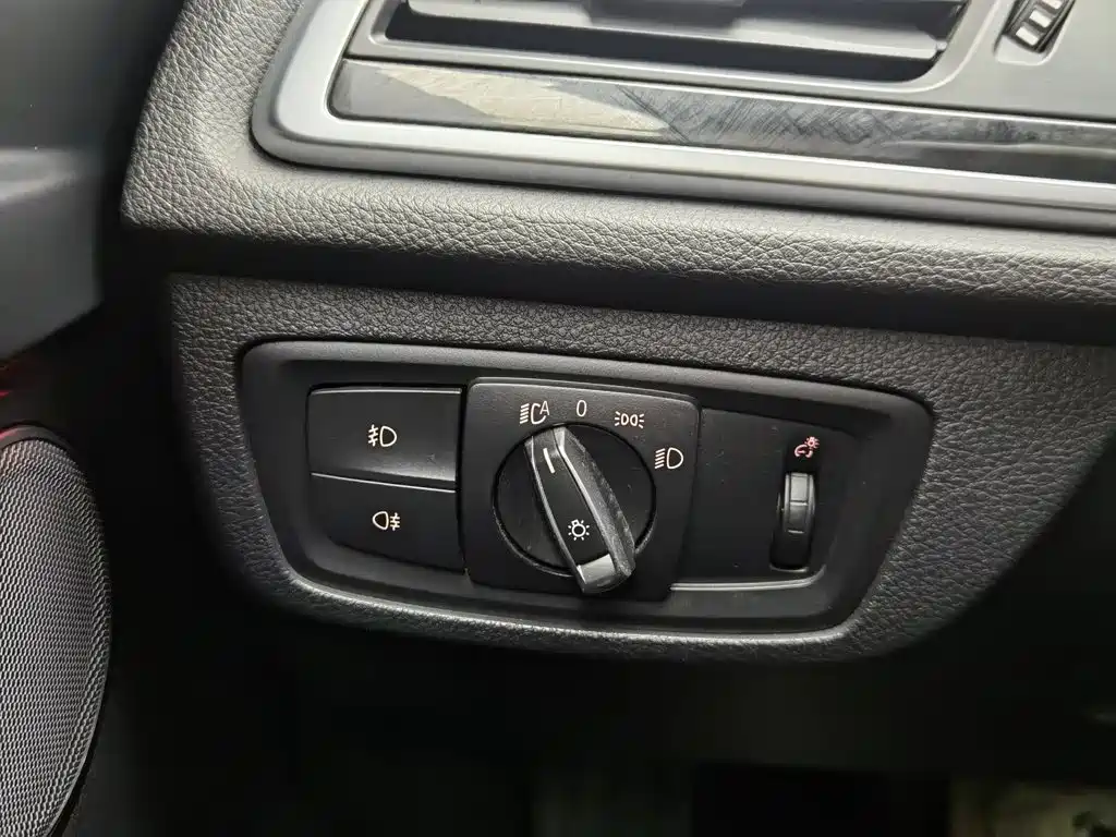 BMW 1 Series 2017 — фото 21
