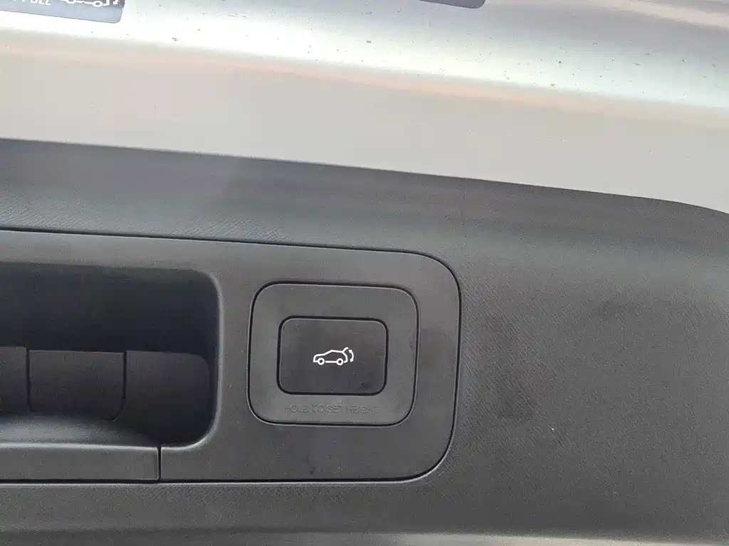 GAC Trumpchi E8 PHEV 2024 — фото 17