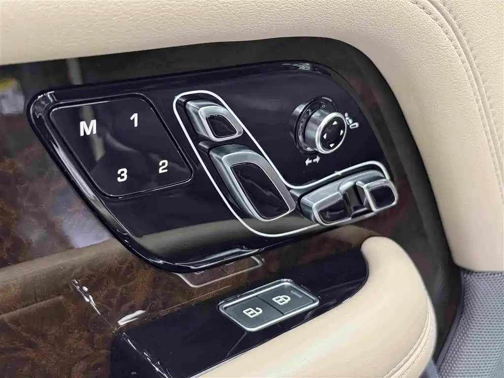 Land Rover Range Rover 2021 — фото 16