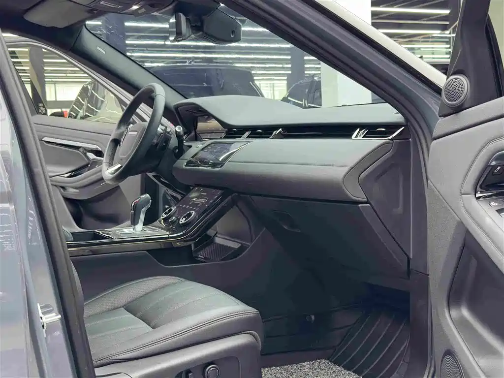 Land Rover Evoque 2021 — фото 10