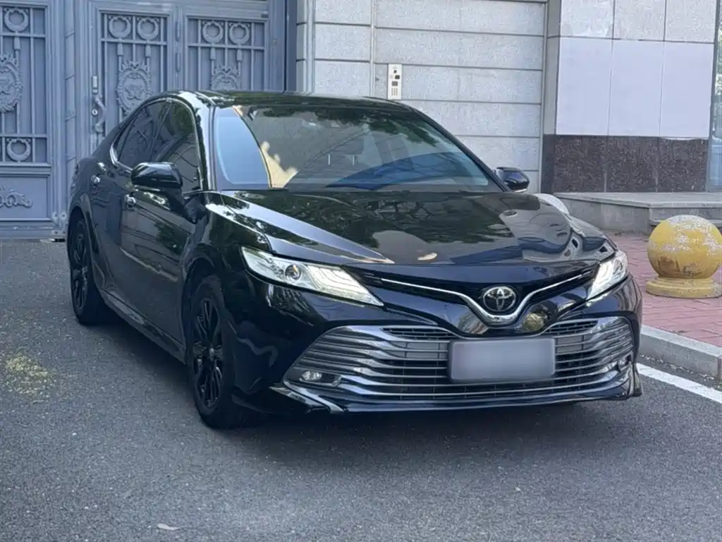 Toyota Camry 2019 — фото 8