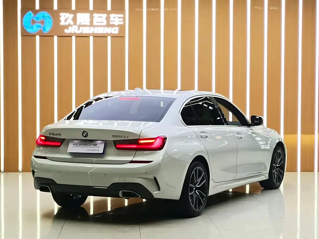 BMW 3 Series 2022 — фото 18