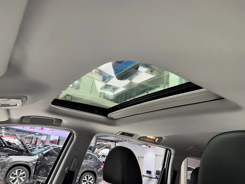 GAC Trumpchi M6 2022 — фото 19