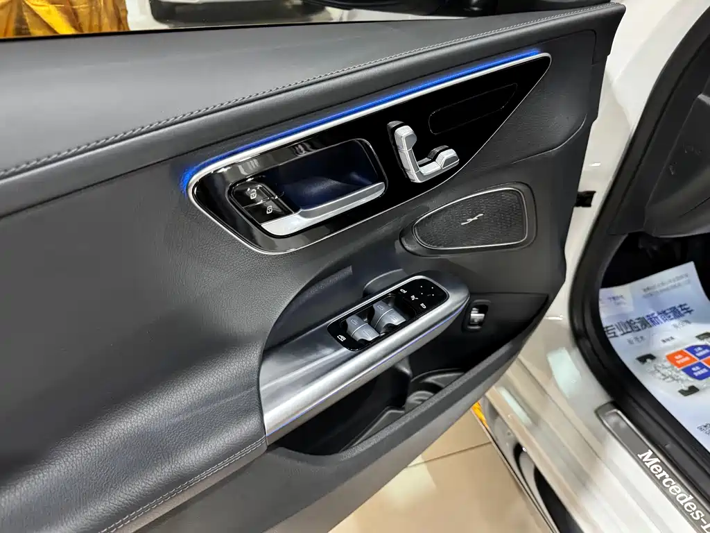 Mercedes-Benz C-Class 2022 — фото 17