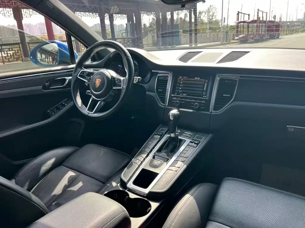 Porsche Macan 2015 — фото 20