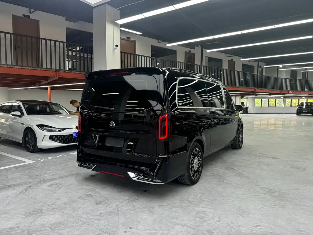 Mercedes-Benz Vito 2023 — фото 12