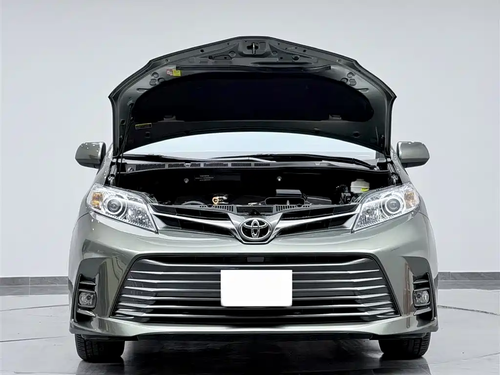 Toyota Sienna 2020 — фото 13