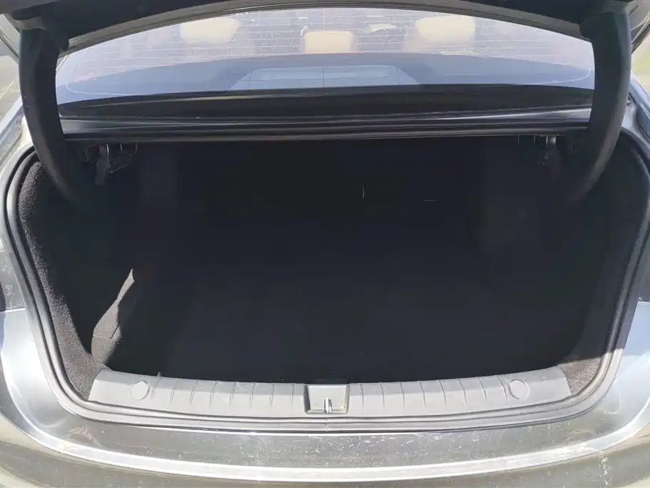 BYD Seal 05 DM-i 2025 — фото 4