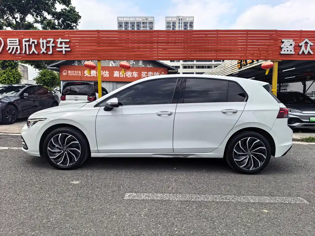 Volkswagen Golf 2021