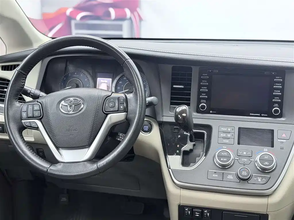 Toyota Sienna 2020 — фото 30