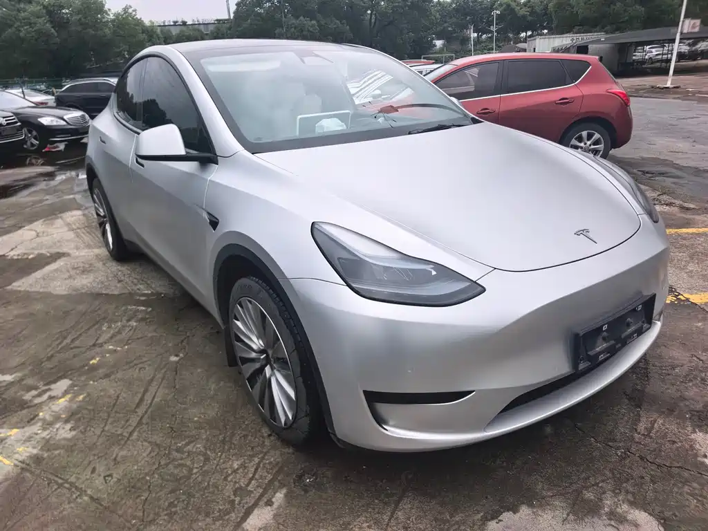 Tesla Model Y 2023 — фото 2