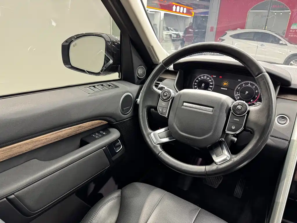 Land Rover Discovery 2019 — фото 10