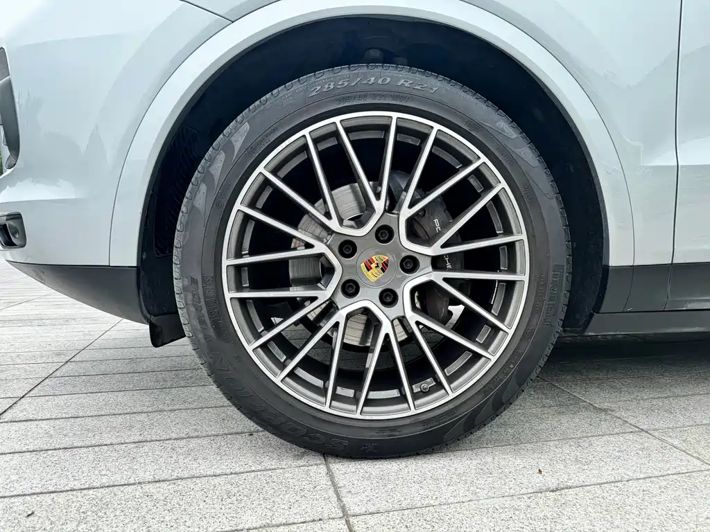 Porsche Cayenne 2020 — фото 15