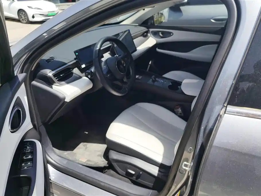 BYD Seal 05 DM-i 2025 — фото 9