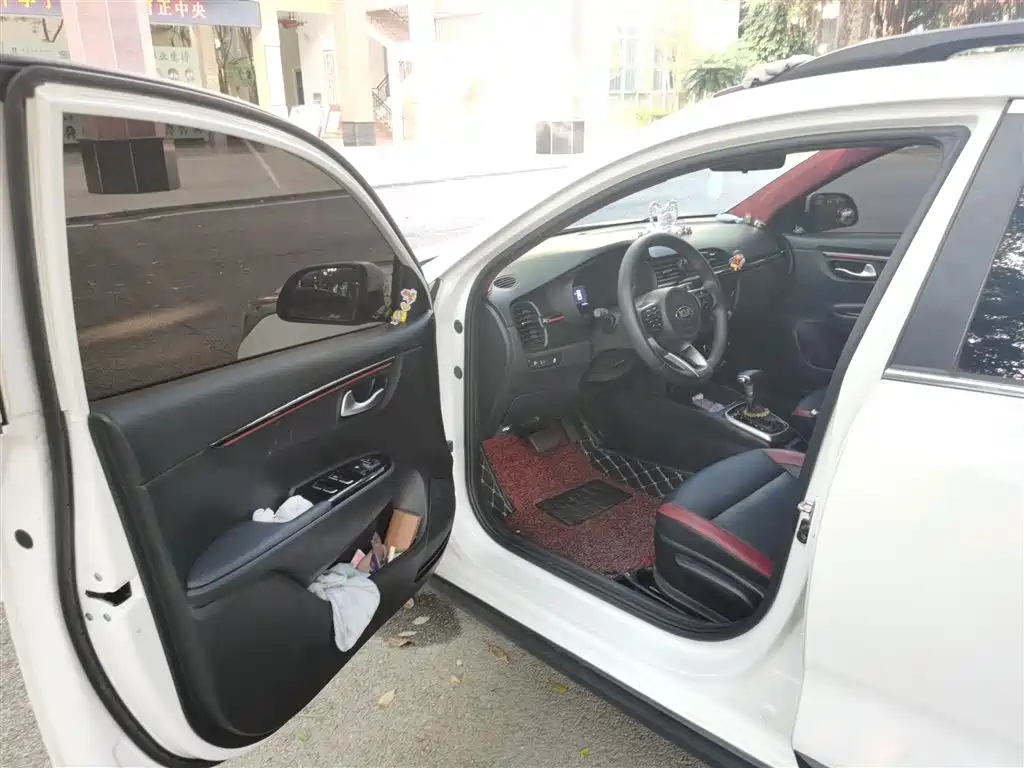 Kia KX Cross 2018 — фото 14