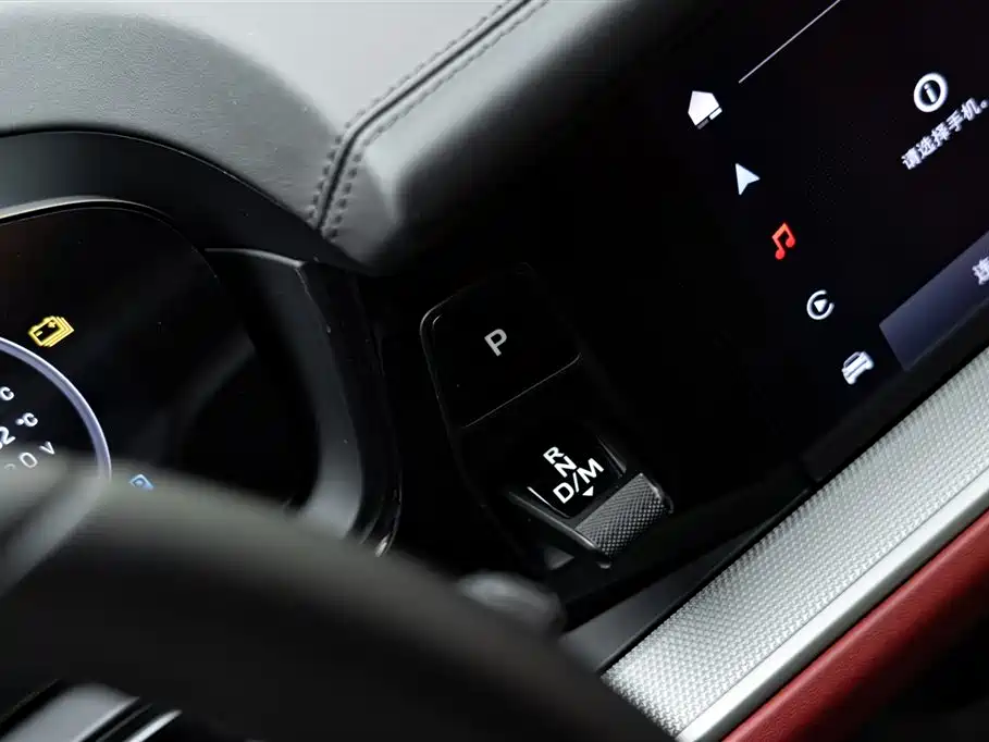 Porsche Cayenne Hybrid 2023 — фото 21