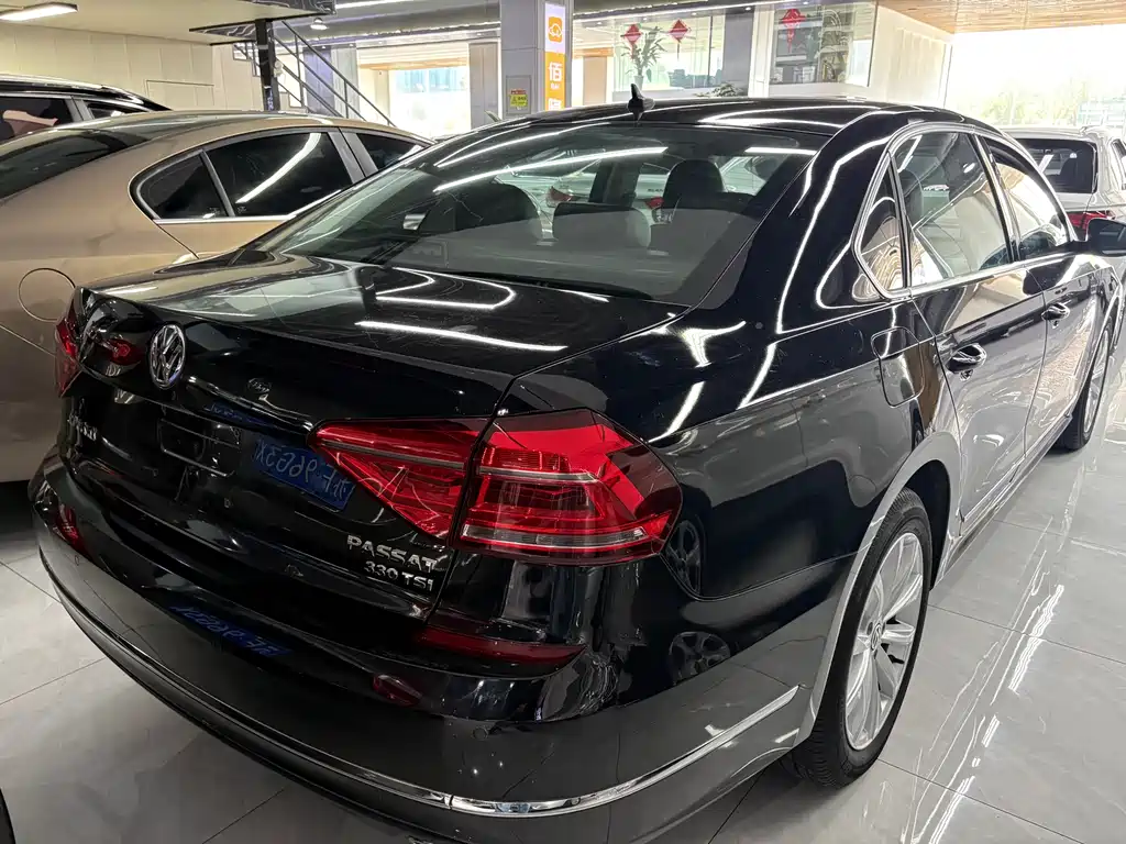 Volkswagen Passat 2017 — фото 3