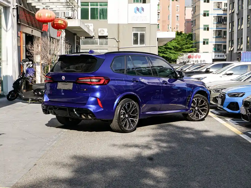 BMW X5 M 2022 — фото 13