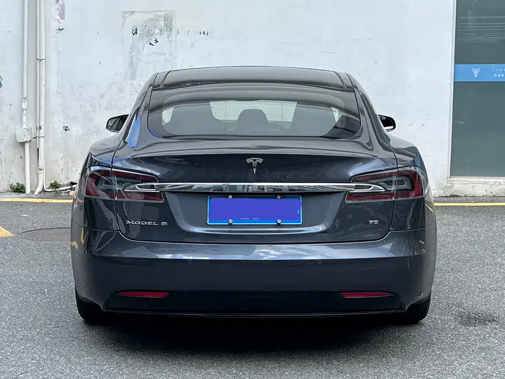 Tesla Model S 2016 — фото 8