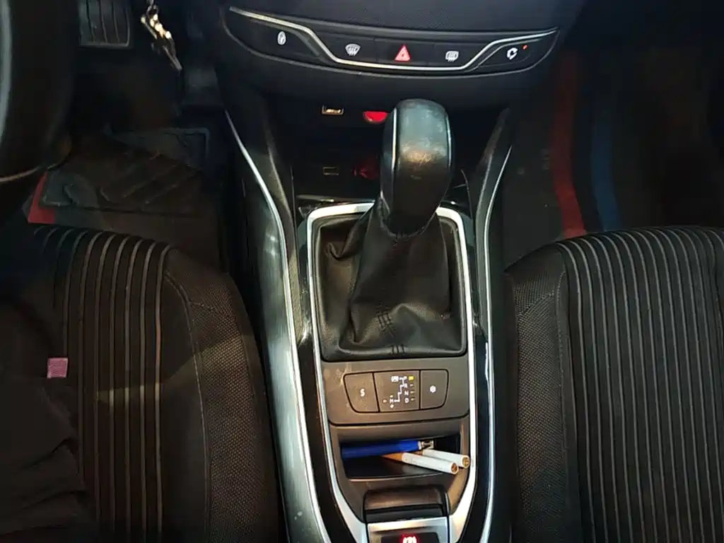 Peugeot 408 2016 — фото 14