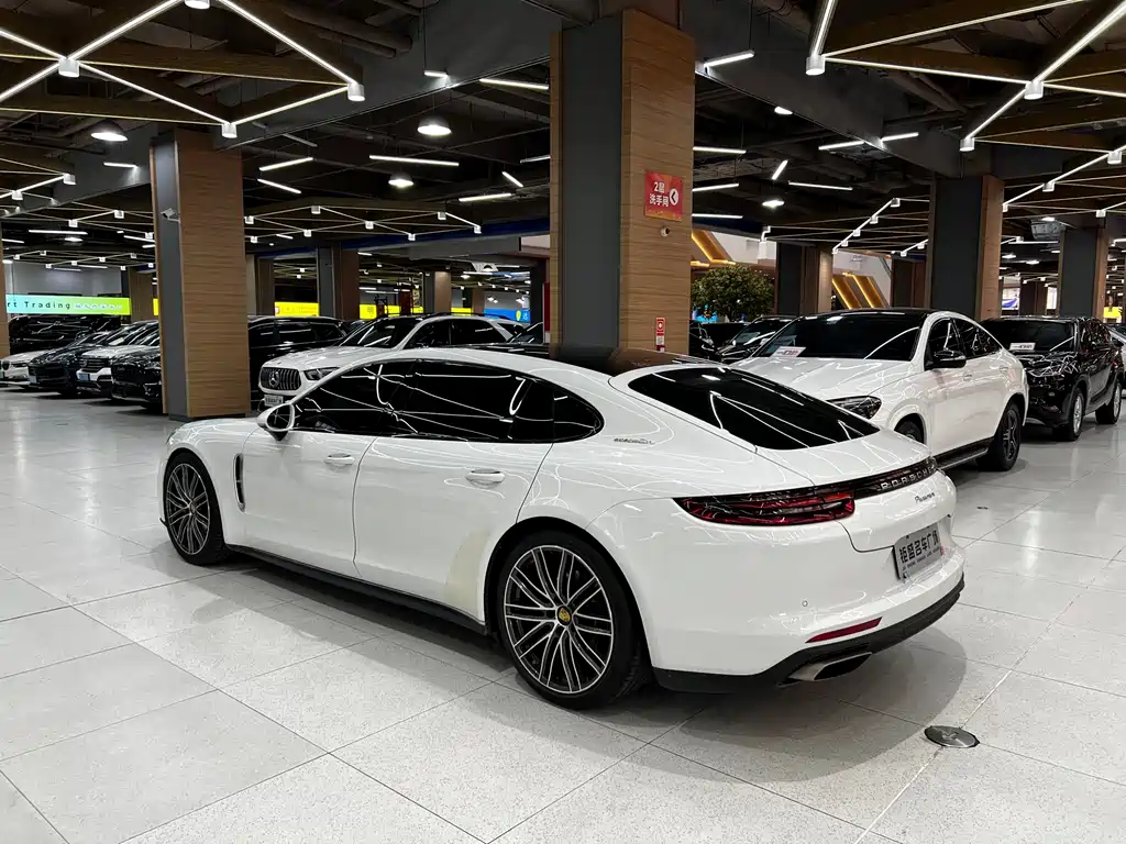 Porsche Panamera 2019 — фото 14