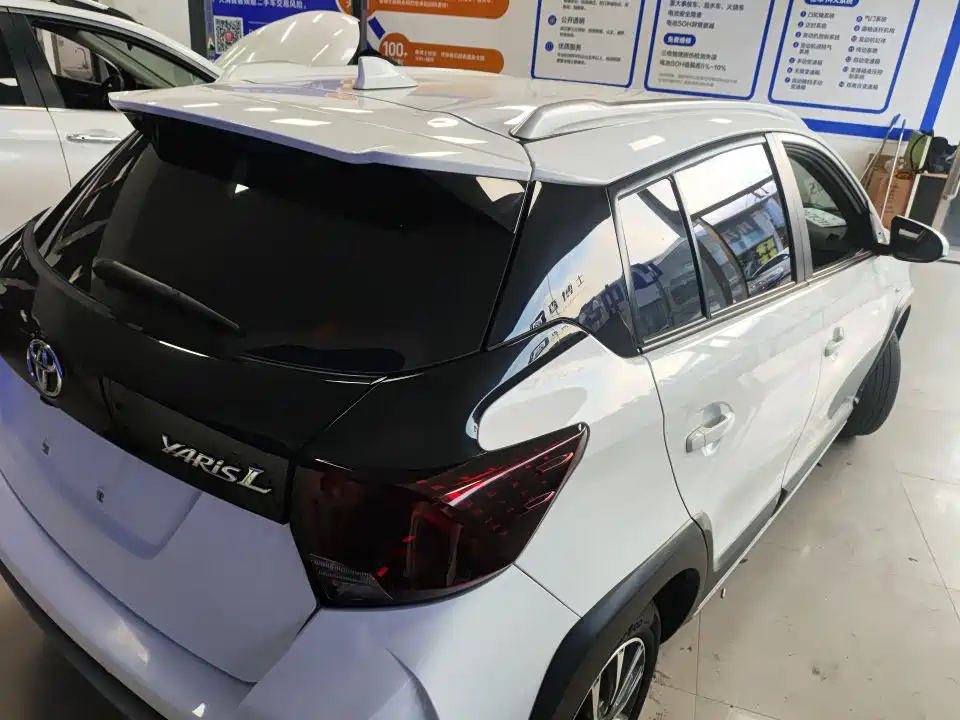 Toyota Yaris L 2022 — фото 4