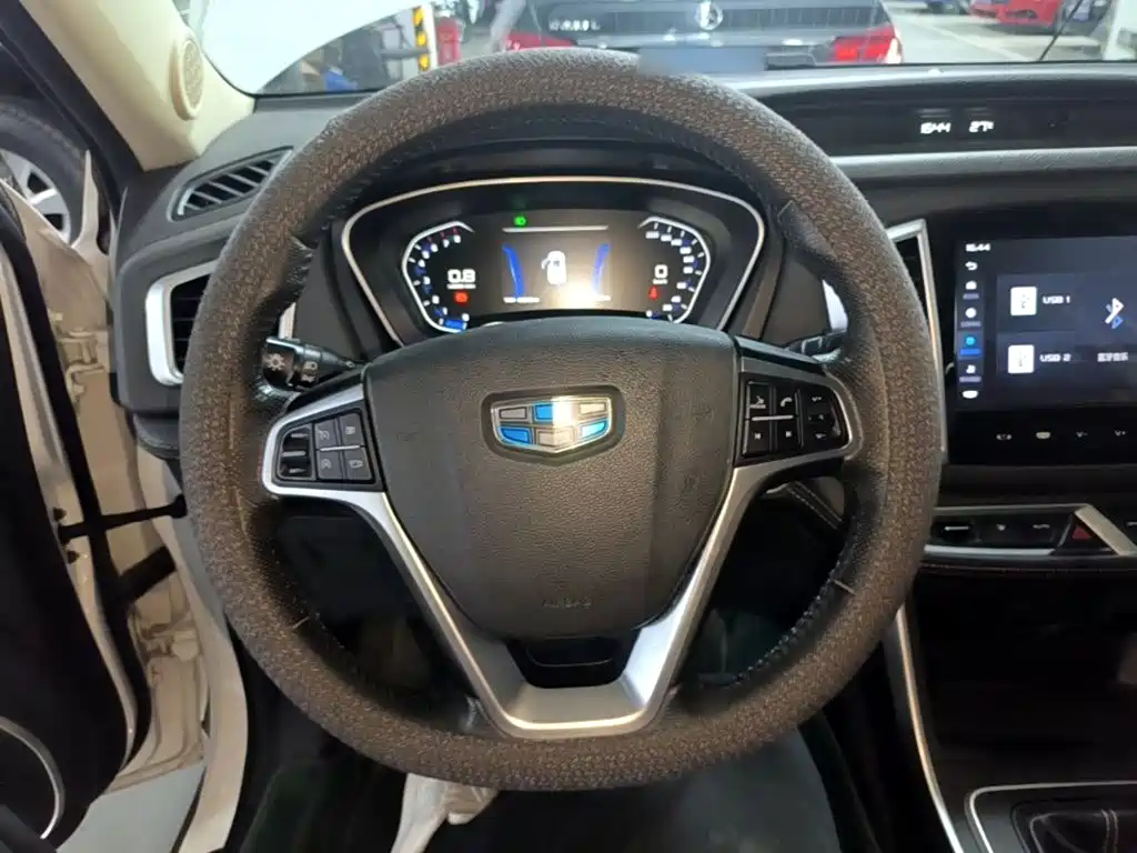 Geely Vision X6 2018 — фото 11