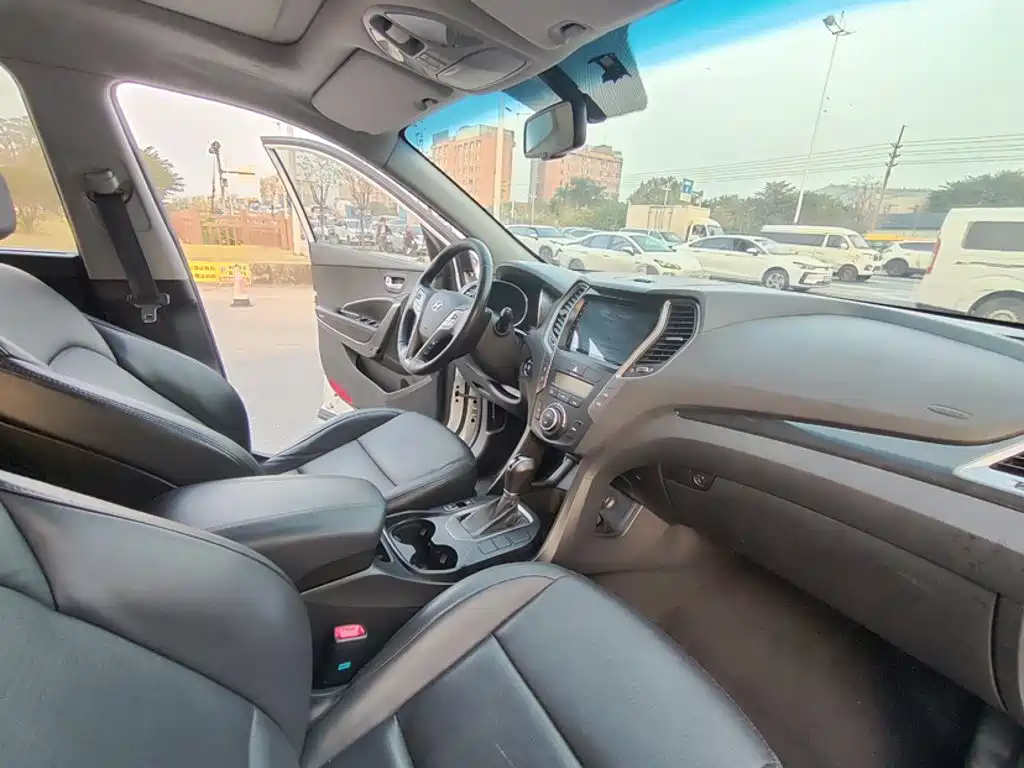 Hyundai Santa Fe 2015 — фото 12