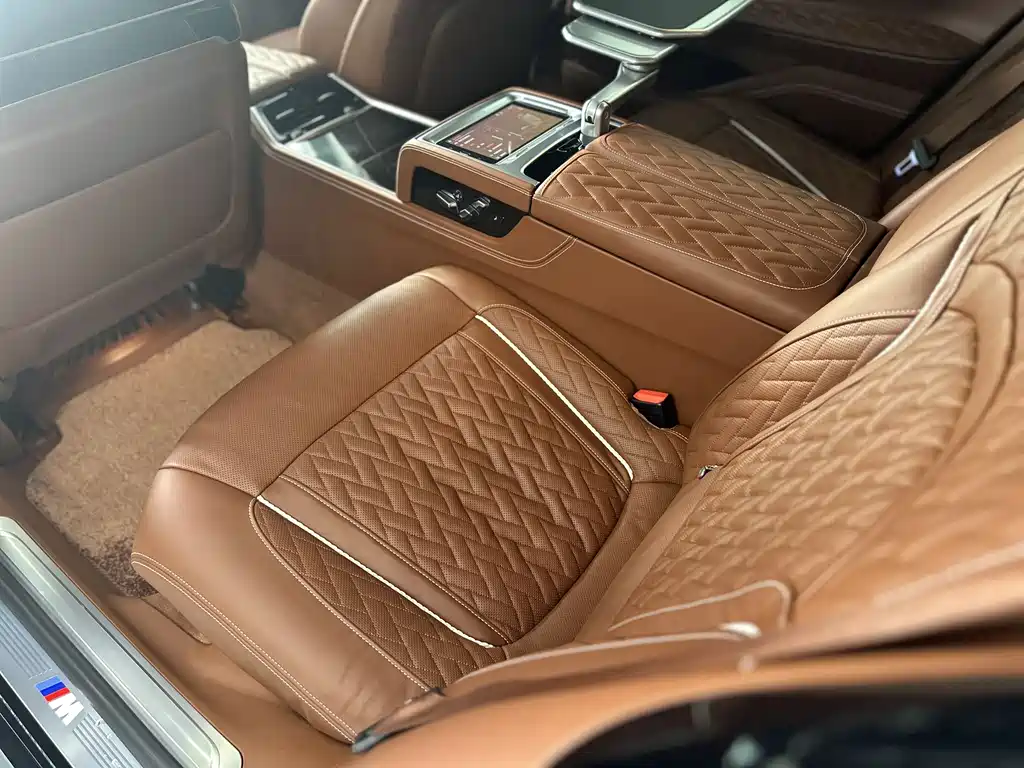 BMW 7 Series 2021 — фото 16