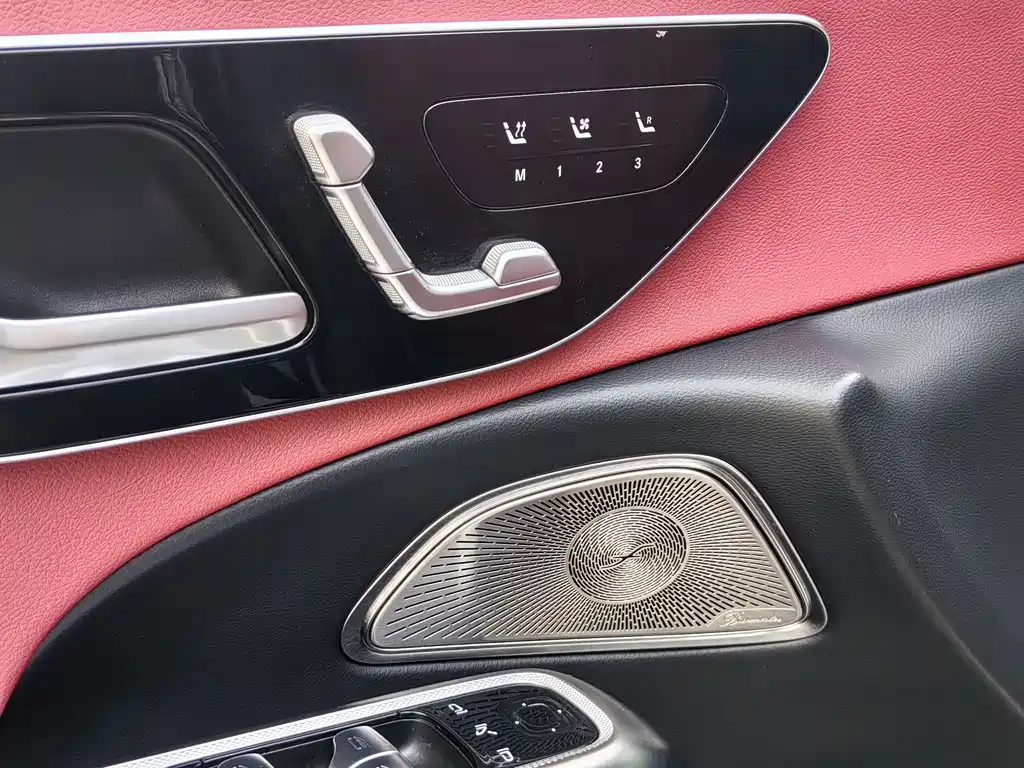 Mercedes-Benz E-Class 2025 — фото 11