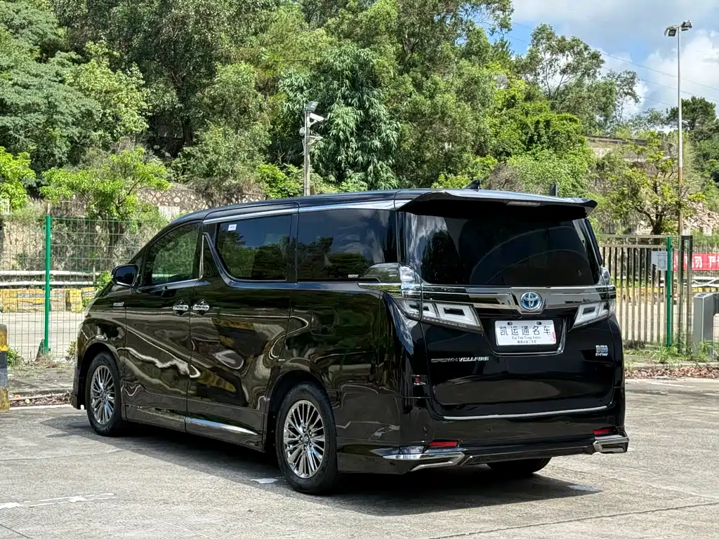 Toyota Vellfire 2021 — фото 10