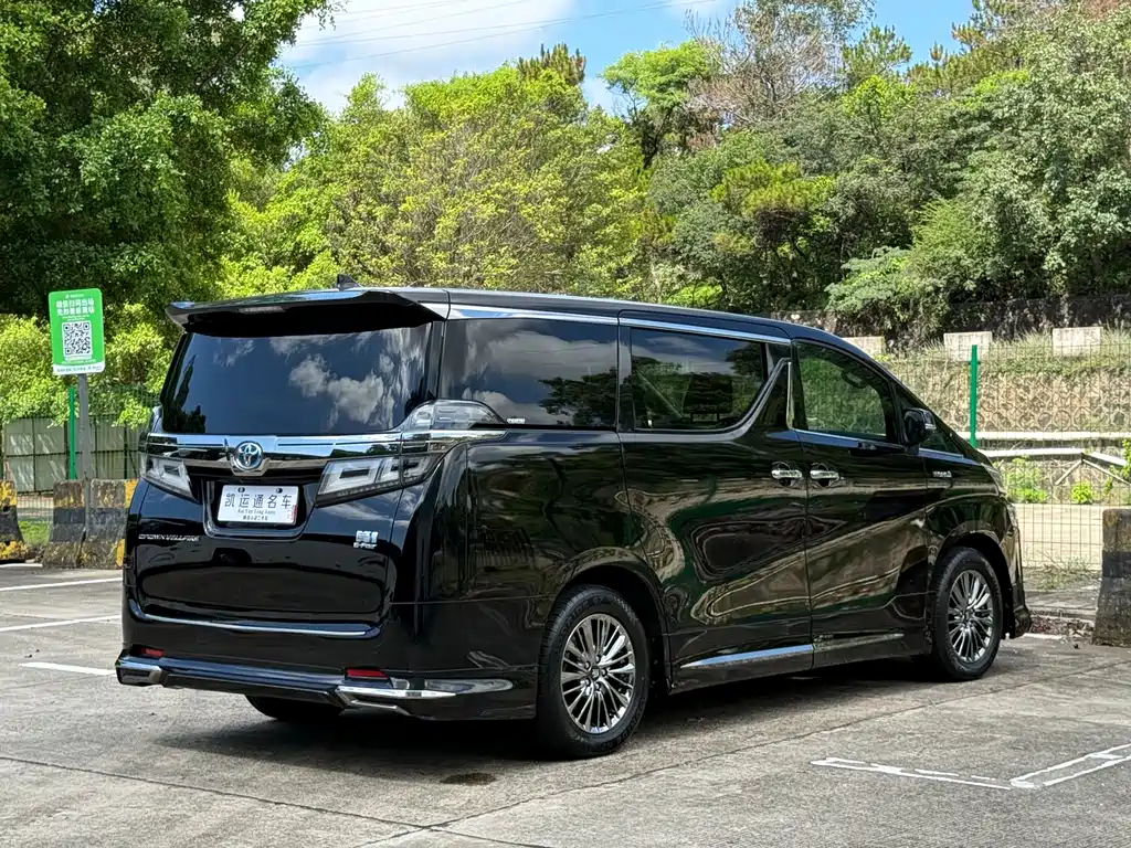 Toyota Vellfire 2021 — фото 11