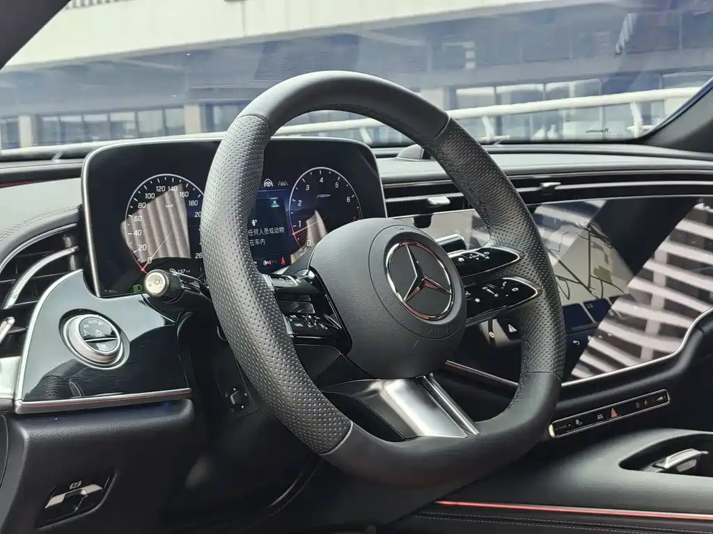 Mercedes-Benz E-Class 2025 — фото 13