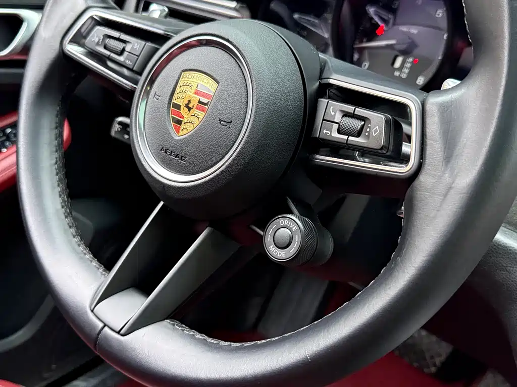 Porsche Macan 2024 — фото 11