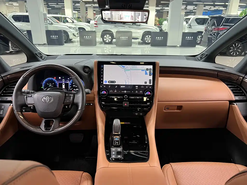 Toyota Alphard 2024 — фото 17
