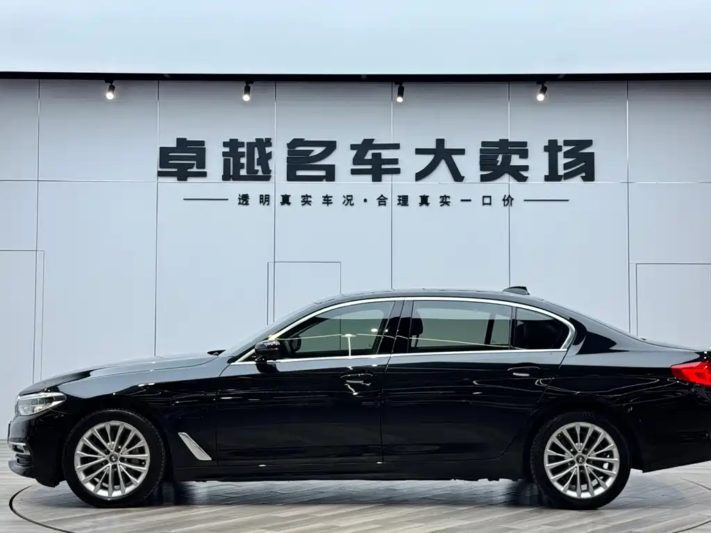 BMW 5 Series New Energy 2019 — фото 16