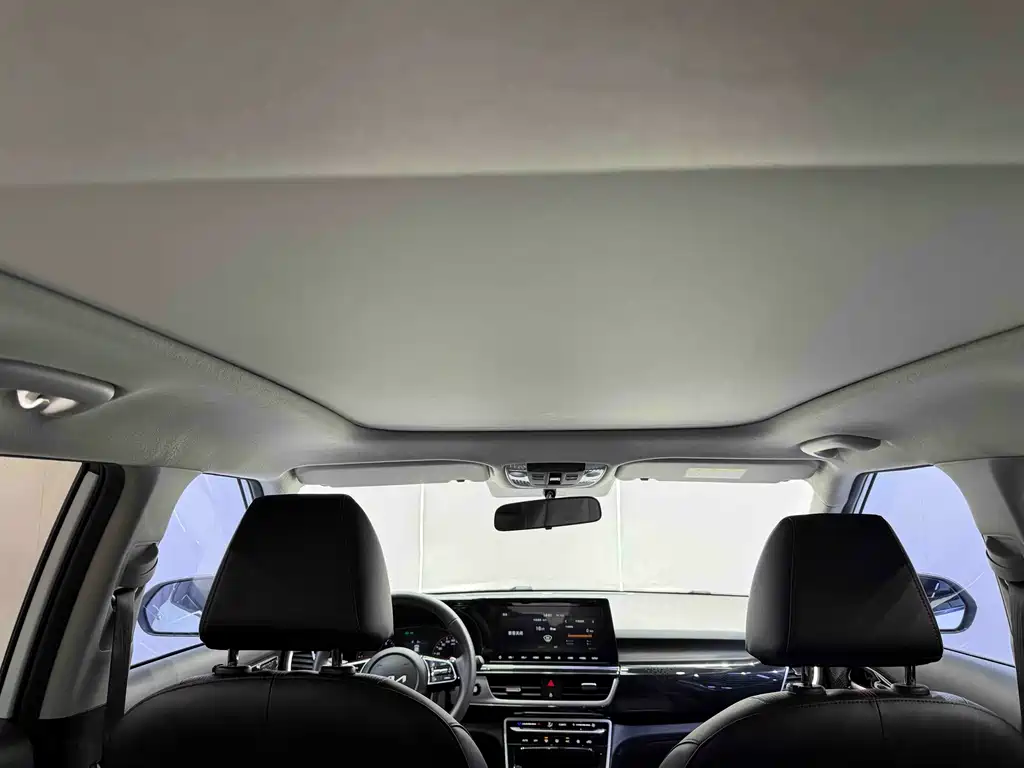 Kia KX3 2022 — фото 15