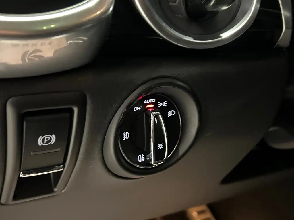Porsche Cayenne 2016 — фото 10